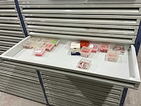 Stelling met elektromateriaal - afbeelding 31 van  32