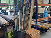 Stelling met inhoud schoonmaakmiddel - afbeelding 6 van  13