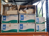 Stelling met inhoud schoonmaakmiddel - afbeelding 10 van  13