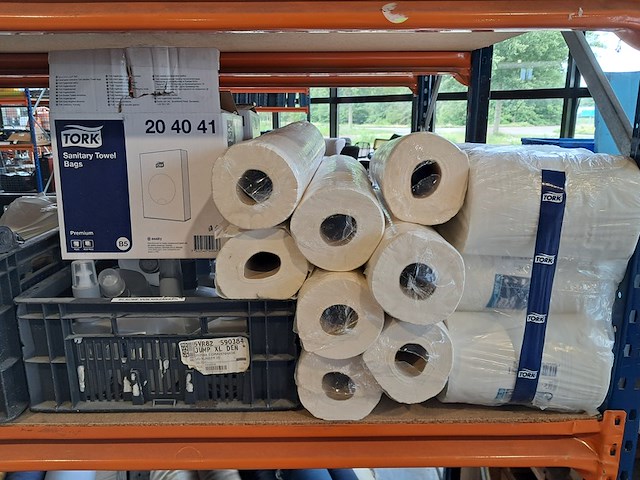 Stelling met inhoud schoonmaakmiddel - afbeelding 11 van  13
