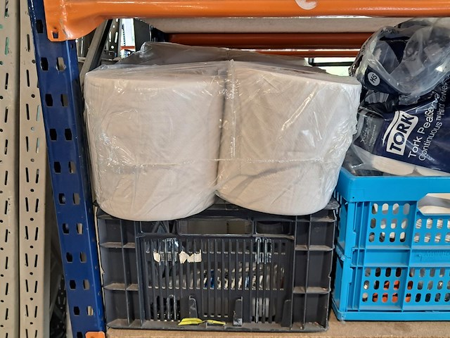 Stelling met inhoud schoonmaakmiddel - afbeelding 13 van  13