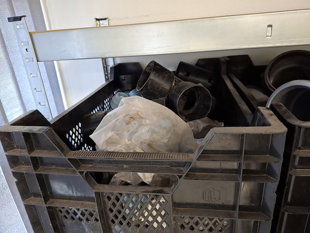 Stelling met o.a. pvc materiaal - afbeelding 3 van  8