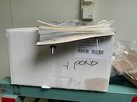 Stelling met verpakkingsmateriaal - afbeelding 3 van  4
