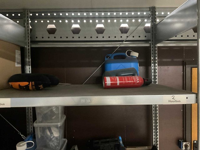 Stelling met werkplaatsinventaris - afbeelding 5 van  9