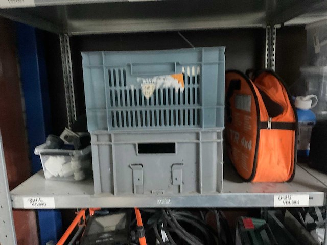 Stelling met werkplaatsinventaris - afbeelding 7 van  9