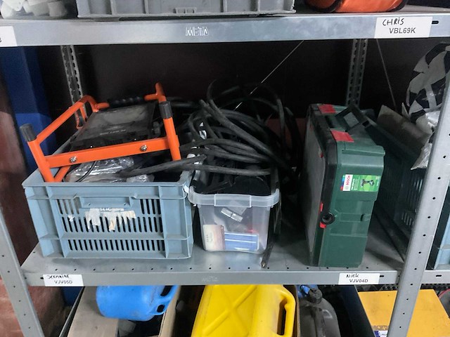 Stelling met werkplaatsinventaris - afbeelding 8 van  9