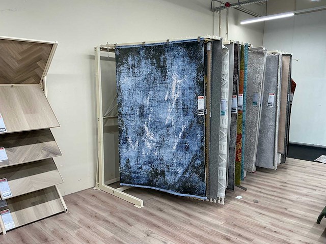 Stelling voor vloerkleden - afbeelding 1 van  6