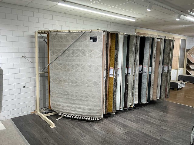 Stelling voor vloerkleden - afbeelding 1 van  6
