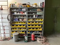 Stellingkast met inhoud - afbeelding 1 van  8