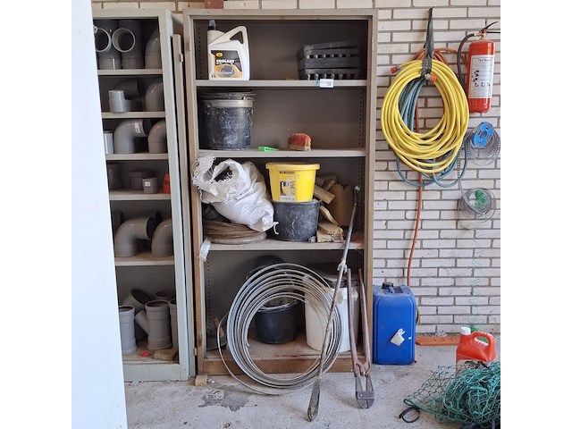 Stellingkast met inhoud - afbeelding 1 van  10
