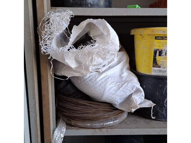 Stellingkast met inhoud - afbeelding 7 van  10