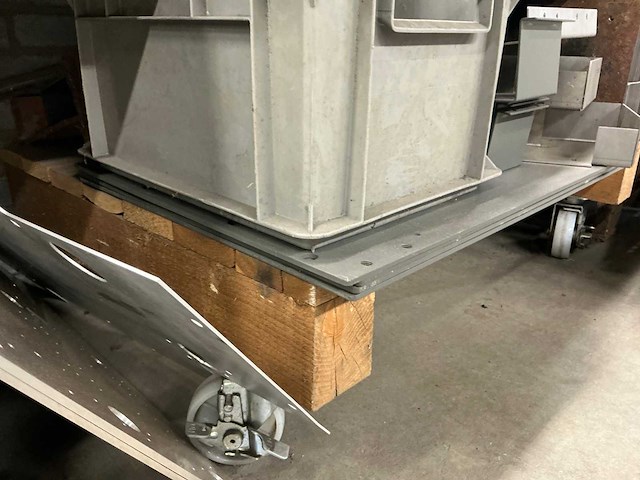 Stellingkast met reststukken staal, rvs en aluminium - afbeelding 8 van  11