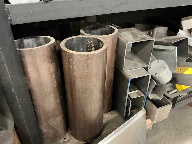 Stellingkast met reststukken staal, rvs en aluminium - afbeelding 10 van  11