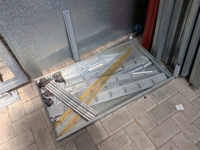 Stellingmateriaal met zwenkarm - afbeelding 4 van  7