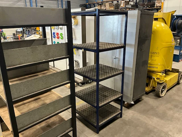 Stellingrek / werkplaatskast (2x) - afbeelding 3 van  3