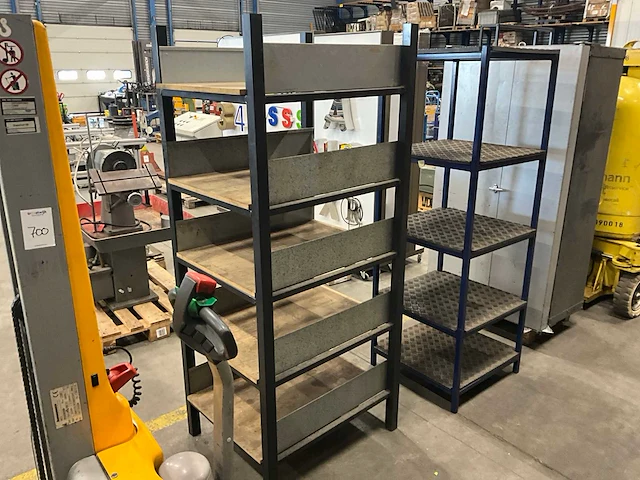 Stellingrek / werkplaatskast (2x) - afbeelding 2 van  3