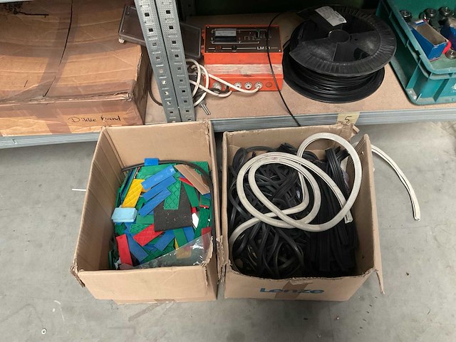 Stellingskast incl inhoud - afbeelding 4 van  4