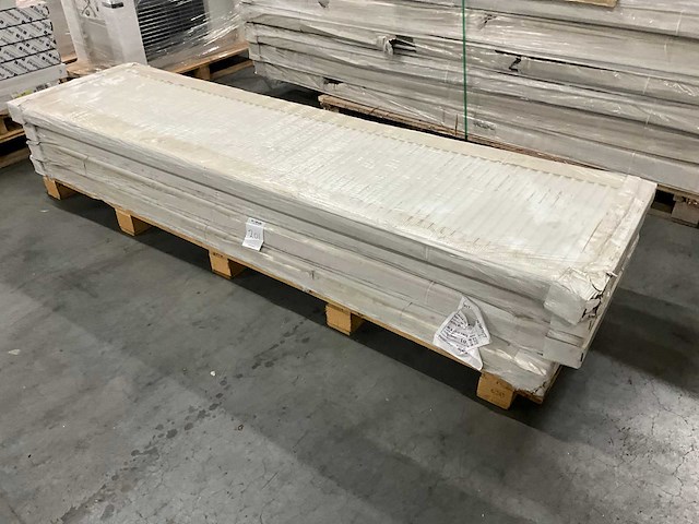 Stelrad 4-comnections naked radiator t21 (4x) - afbeelding 1 van  4