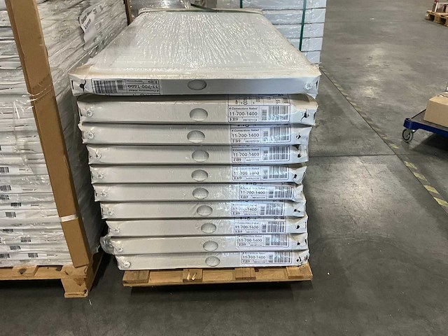Stelrad 4 connections eb9 / 11 radiator (10x) - afbeelding 2 van  2