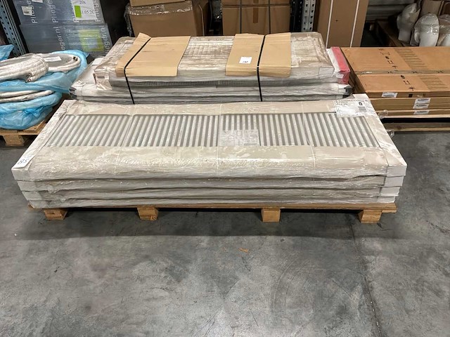 Stelrad 4-connections naked all in one paneelradiator (4x) - afbeelding 3 van  4