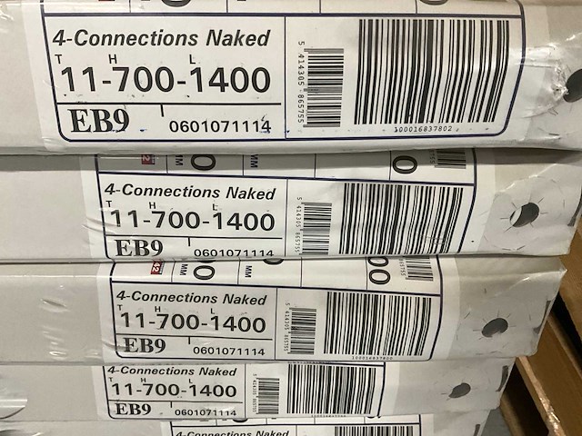 Stelrad accord 4-connections naked radiator t11 (10x) - afbeelding 3 van  3