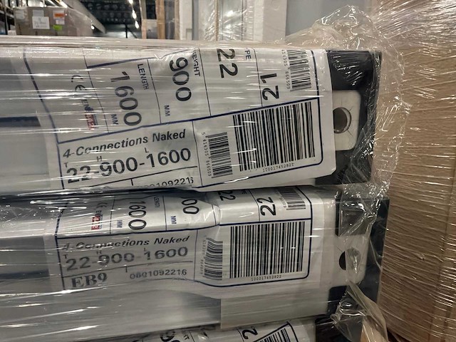 Stelrad radiator 4-connections t22 naked all in radiator - afbeelding 5 van  5