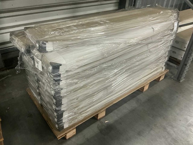 Stelrad radiator type 11 4-aansluitingen (300x1600mm) (21x) - afbeelding 1 van  4