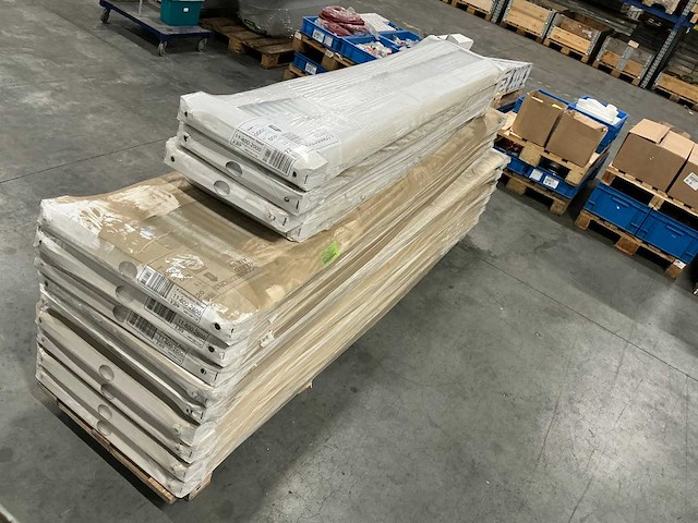 Stelrad radiator type 11 4-aansluitingen div. afm. (7x) - afbeelding 1 van  9