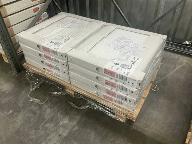 Stelrad radiator type 21 4-aansluitingen (600x700mm) (8x) - afbeelding 1 van  4