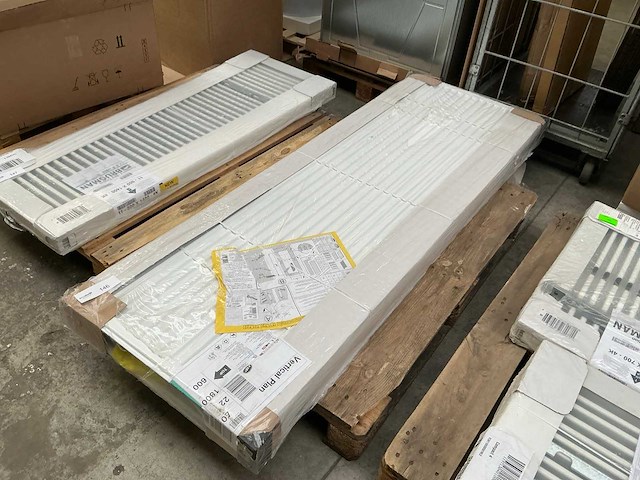Stelrad vertical plan radiator 180x60cm - afbeelding 1 van  3