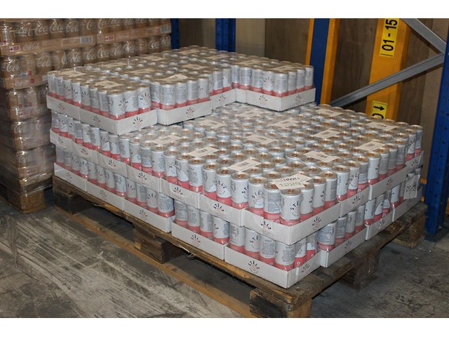 Stelz grapefruit hard seltzer 708 blikken met tht 5-2026. bod is inclusief 106,20 euro statiegeldwaarde - afbeelding 1 van  2