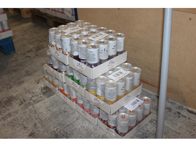 Stelz hard seltzern in negen smaken 9 x 12 blikken voornamelijk tht 2026 en 2027. bod is inclusief 16,20 e... - afbeelding 2 van  3