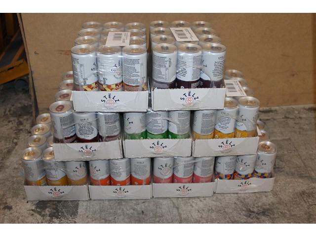 Stelz hard seltzern in negen smaken 9 x 12 blikken voornamelijk tht 2026 en 2027. bod is inclusief 16,20 e... - afbeelding 1 van  3