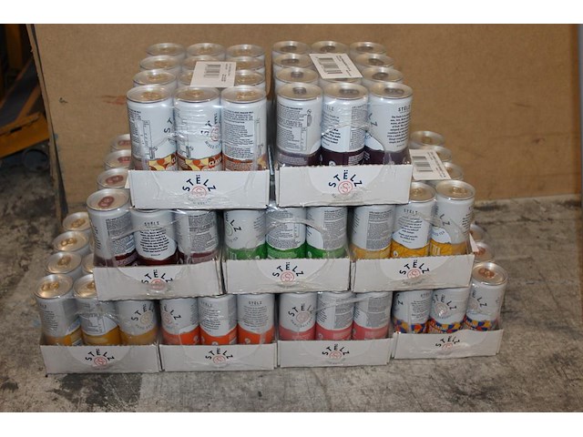 Stelz hard seltzern in negen smaken 9 x 12 blikken voornamelijk tht 2026 en 2027. bod is inclusief 16,20 e... - afbeelding 1 van  3