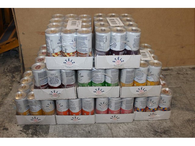 Stelz hard seltzern in negen smaken 9 x 12 blikken voornamelijk tht 2026 en 2027. bod is inclusief 16,20 e... - afbeelding 1 van  3