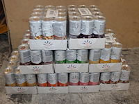 Stelz hard seltzern in negen smaken 9 x 12 blikken voornamelijk tht 2026 en 2027. bod is inclusief 16,20 e... - afbeelding 1 van  3