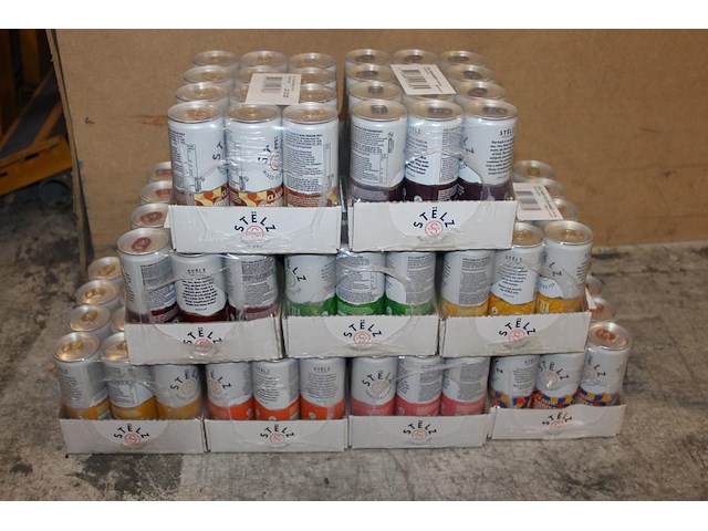 Stelz hard seltzern in negen smaken 9 x 12 blikken voornamelijk tht 2026 en 2027. bod is inclusief 16,20 e... - afbeelding 1 van  3