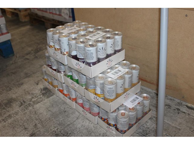 Stelz hard seltzern in negen smaken 9 x 12 blikken voornamelijk tht 2026 en 2027. bod is inclusief 16,20 e... - afbeelding 2 van  3