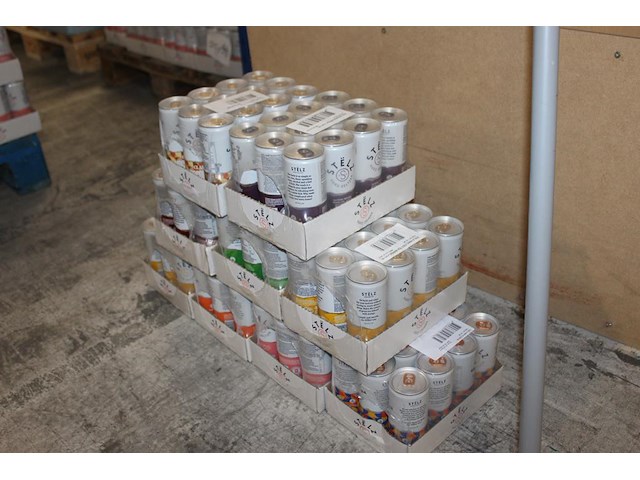 Stelz hard seltzern in negen smaken 9 x 12 blikken voornamelijk tht 2026 en 2027. bod is inclusief 16,20 e... - afbeelding 2 van  3