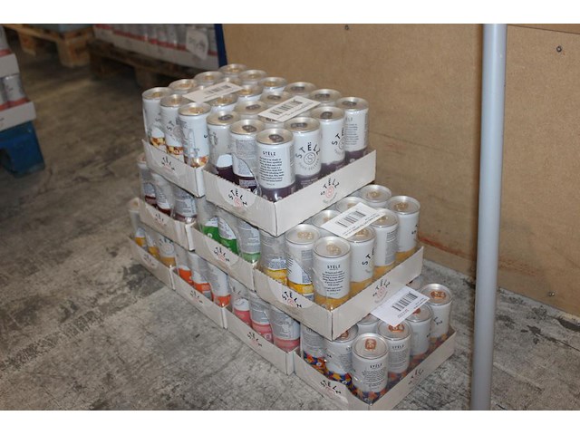 Stelz hard seltzern in negen smaken 9 x 12 blikken voornamelijk tht 2026 en 2027. bod is inclusief 16,20 e... - afbeelding 2 van  3