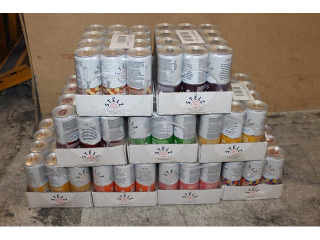 Stelz hard seltzern in negen smaken 9 x 12 blikken voornamelijk tht 2026 en 2027. bod is inclusief 16,20 e... - afbeelding 1 van  3