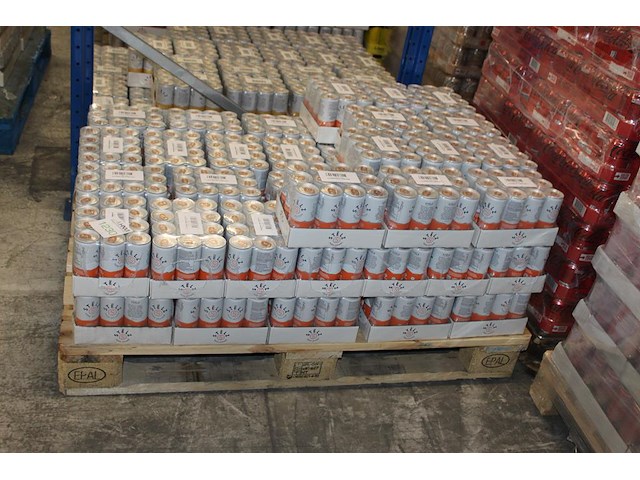 Stelz peach hard seltzer 696 blikken met tht 6-2026. bod is inclusief 87,00 euro statiegeldwaarde - afbeelding 2 van  2