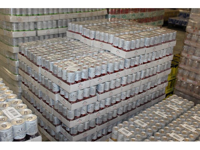 Stelz raspberry hard seltzer 1608 blikken met tht 2-2027. bod is inclusief 241,20 euro statiegeldwaarde - afbeelding 1 van  2