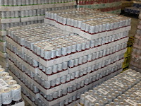 Stelz raspberry hard seltzer 1608 blikken met tht 2-2027. bod is inclusief 241,20 euro statiegeldwaarde - afbeelding 1 van  2