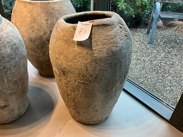 Stenen bloempot - afbeelding 1 van  3