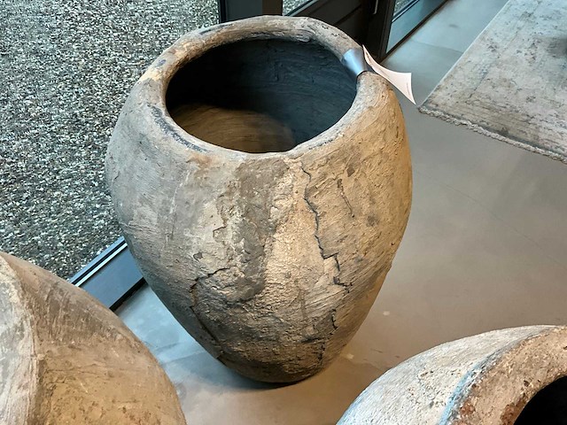 Stenen bloempot - afbeelding 2 van  3