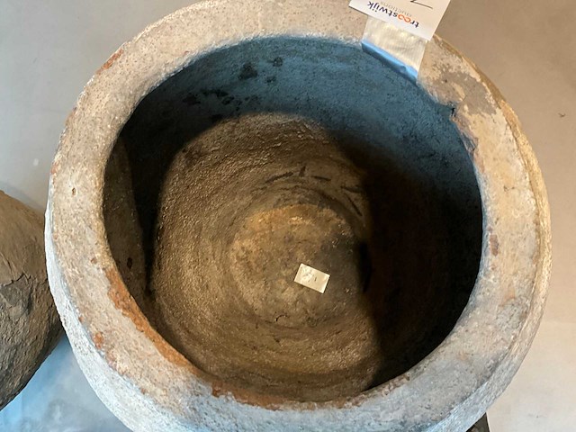 Stenen bloempot - afbeelding 3 van  3