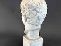 Stenen buste - afbeelding 4 van  5