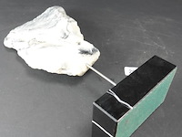 Stenen gezicht sculptuur - afbeelding 5 van  5