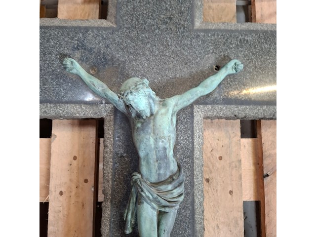 Stenen kruisbeeld - afbeelding 3 van  6